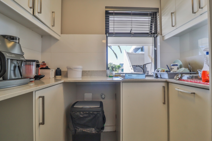 2 Bedroom Property for Sale in Vredehoek Western Cape